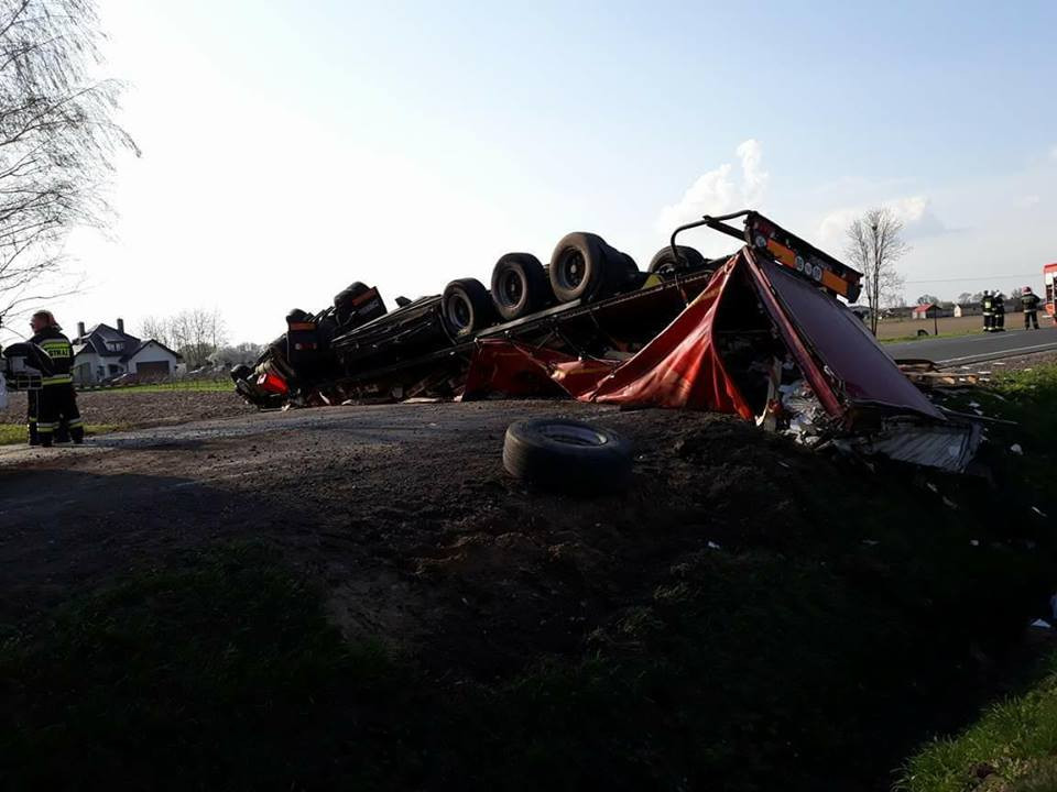 Niebywały wypadek w Janowie: kierowca nadal jest pijany