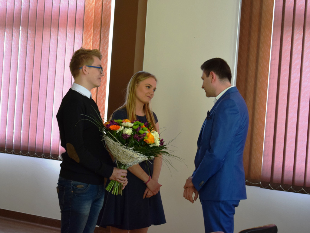Technikum z patronem i sztandarem