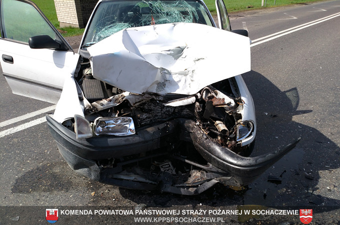 Wypadek w Wężykach: motocyklistka w szpitalu