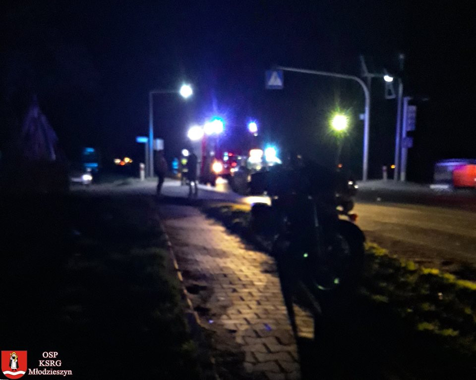 Wypadek w Młodzieszynie z udziałem motocyklisty: policja szuka świadków