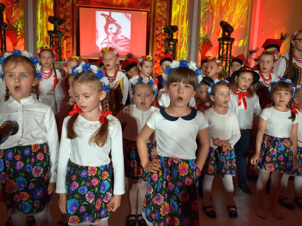 Koncert Papieski - wzruszenia i folklor [ZDJĘCIA, REPORTAŻ]
