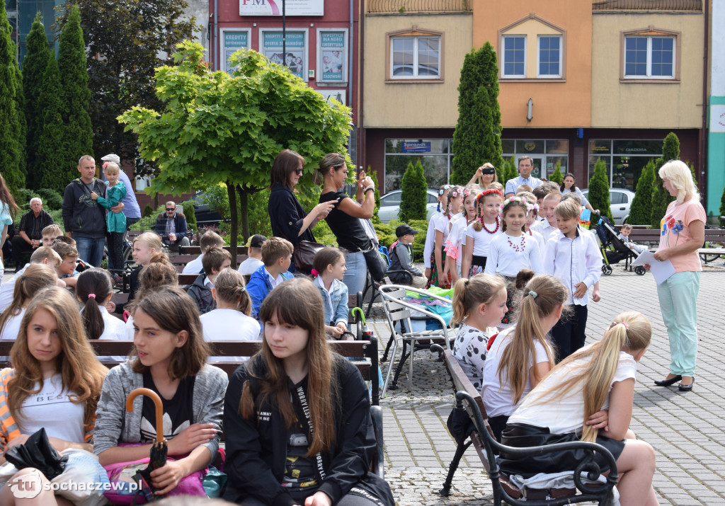 Czytanie Krzyżaków na placu Kościuszki