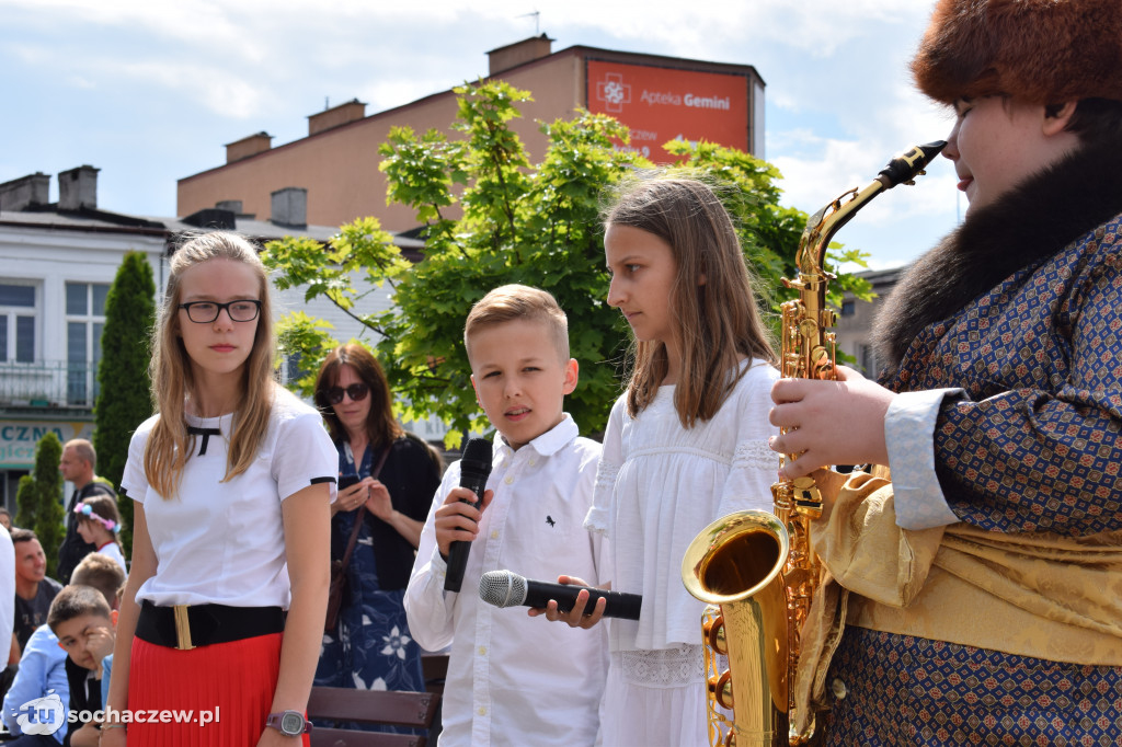 Czytanie Krzyżaków na placu Kościuszki