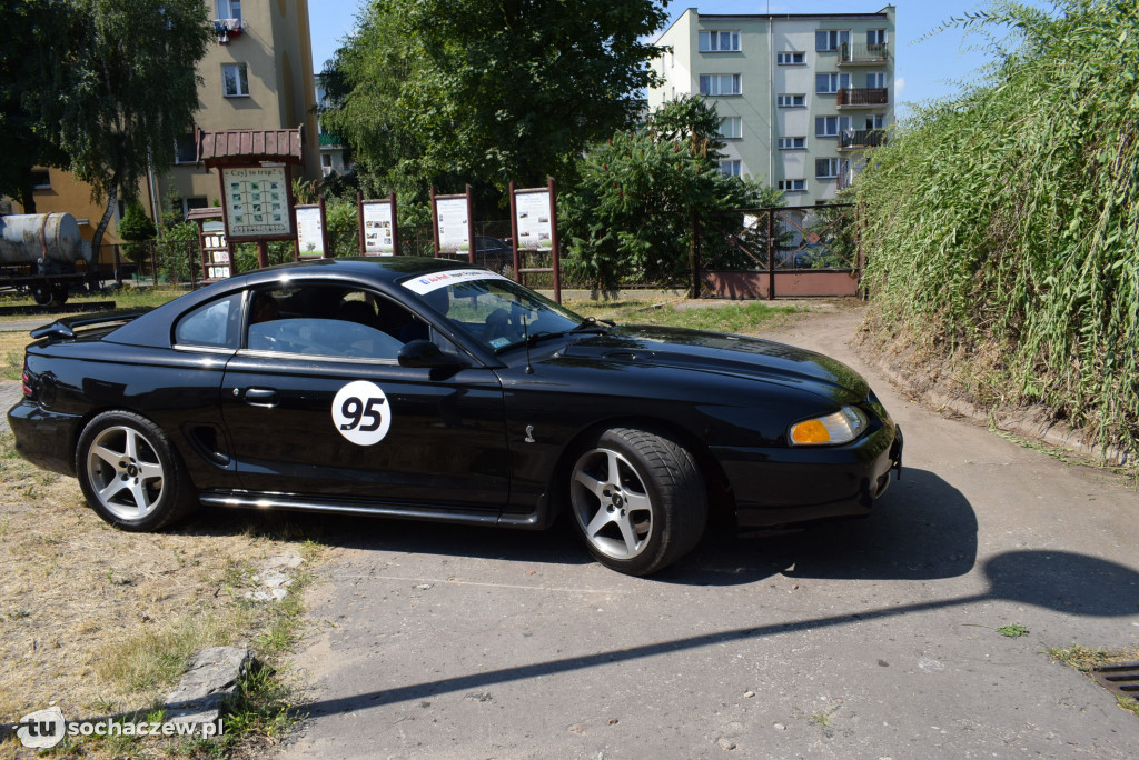 Rajd zabytkowych Mustangów