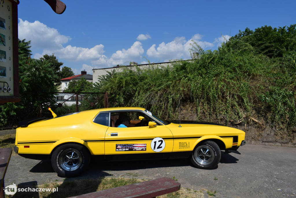 Rajd zabytkowych Mustangów