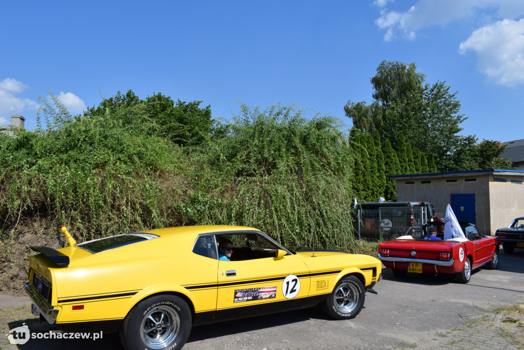 Rajd zabytkowych Mustangów