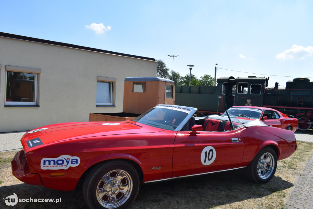 Rajd zabytkowych Mustangów