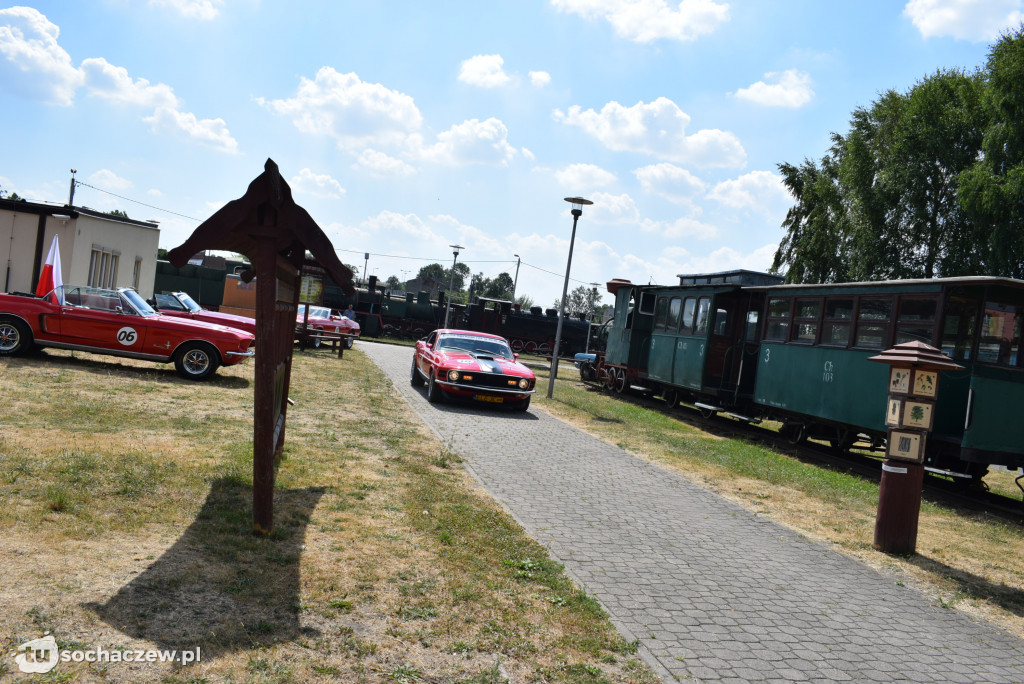 Rajd zabytkowych Mustangów