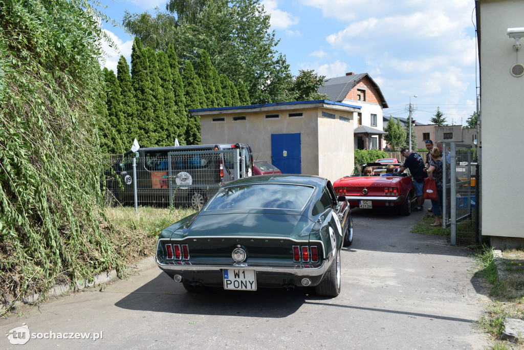 Rajd zabytkowych Mustangów