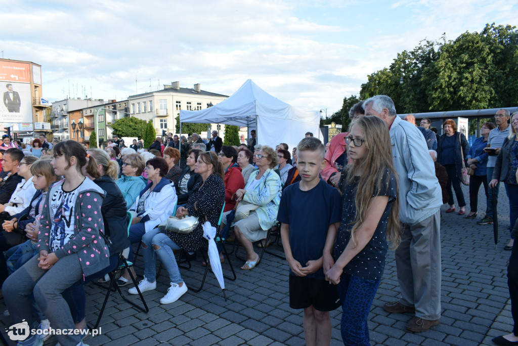 Warszawianka na placu Kościuszki