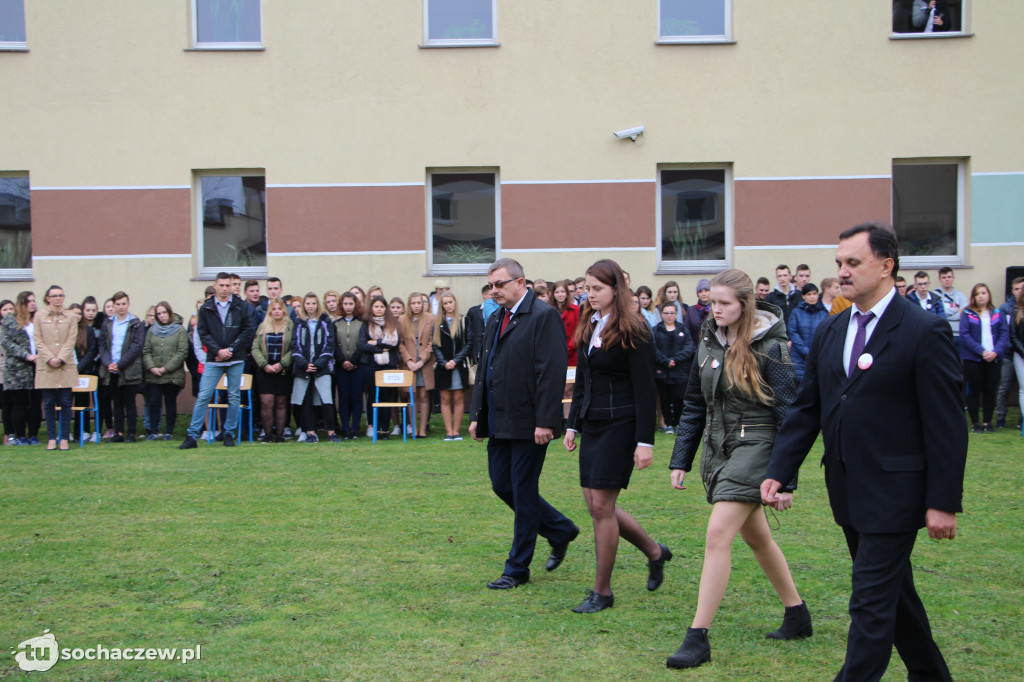 Głaz pamięci przed Ogrodnikiem