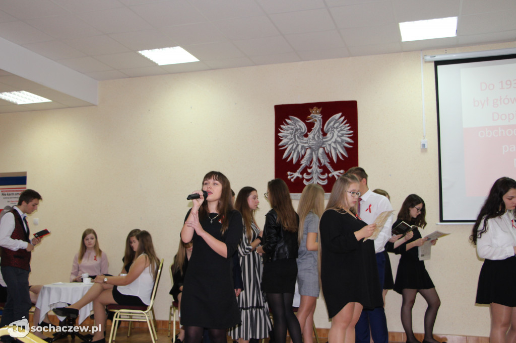 Głaz pamięci przed Ogrodnikiem