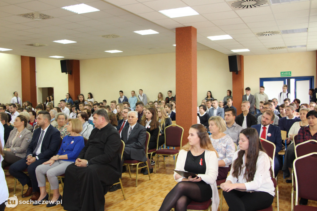Głaz pamięci przed Ogrodnikiem