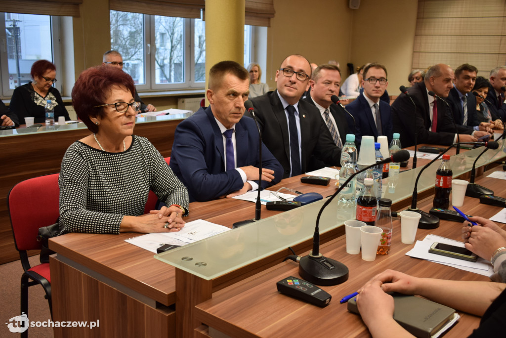 Rada Miasta z prezydium na 12 do 9