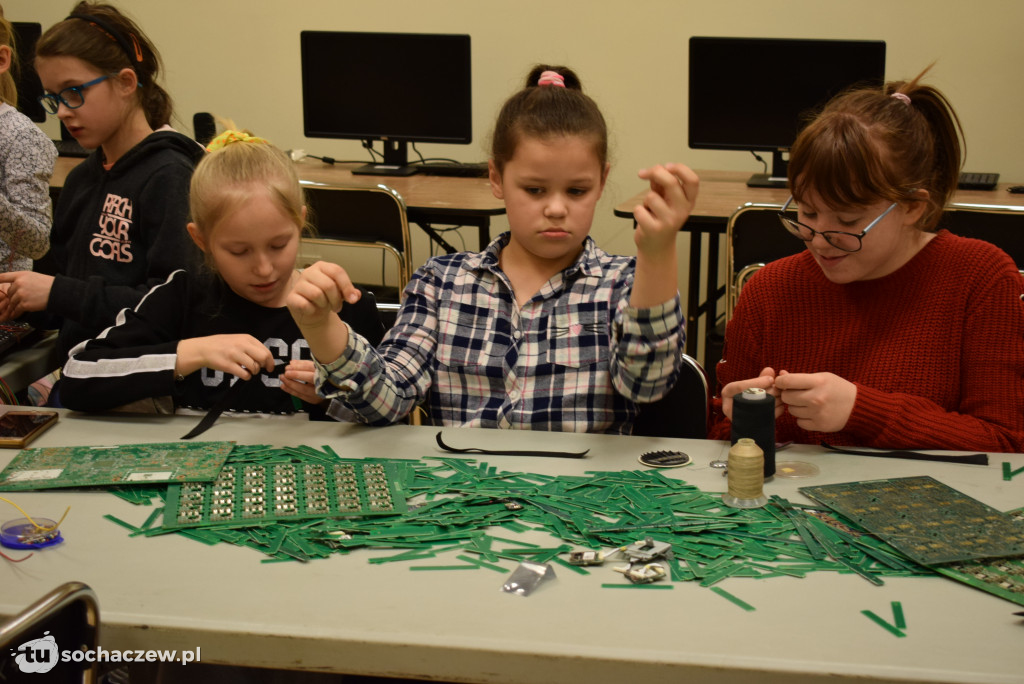 Moda na recykling w Błoniu