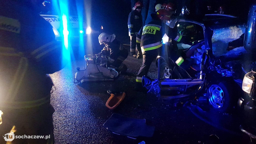 Zderzenie osobówki z samochodem ciężarowym
