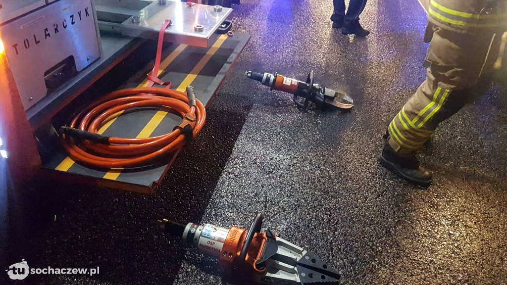 Zderzenie osobówki z samochodem ciężarowym