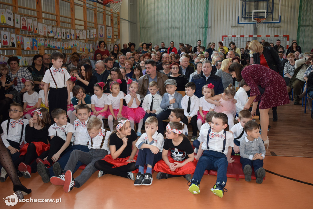 Szkoła w Gawłowie uczciła Dzień Babci i Dziadka