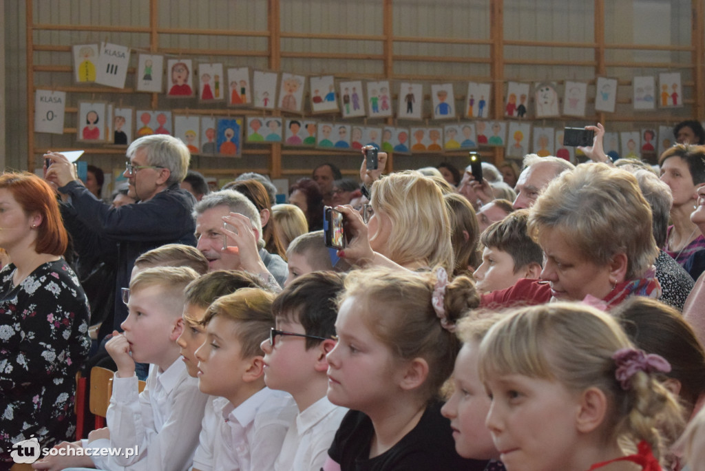 Szkoła w Gawłowie uczciła Dzień Babci i Dziadka