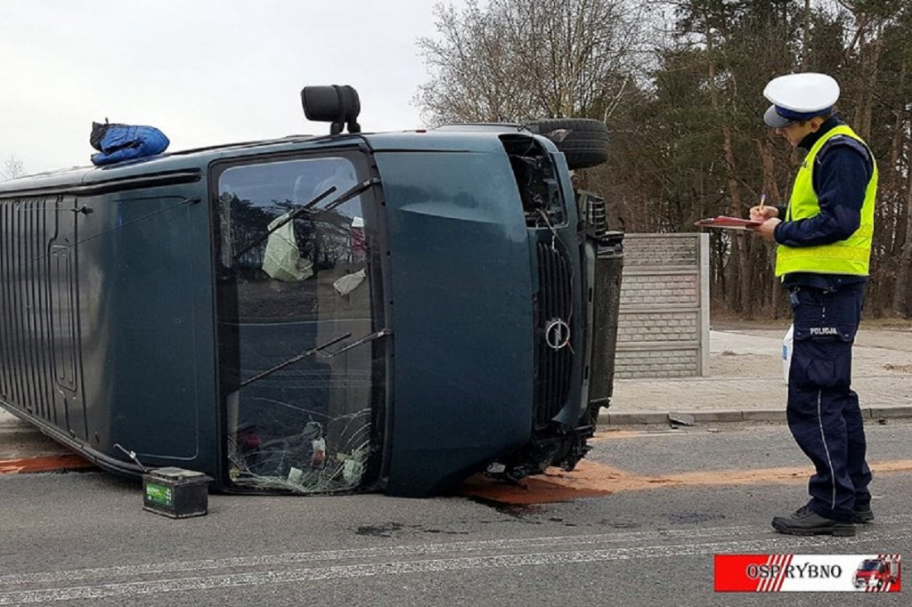 Wypadek w Wężykach. Relacja OSP Rybno