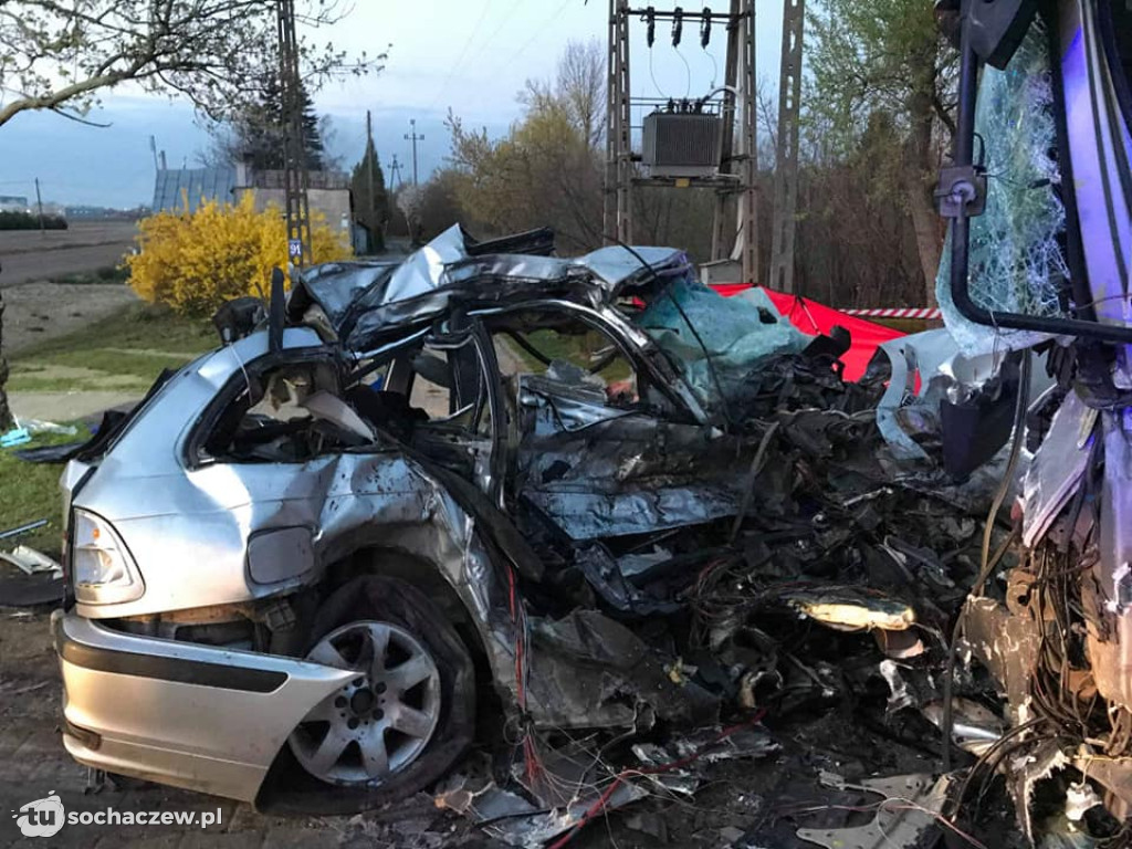 Wypadek Błonie Wieś. Dwie osoby nie żyją