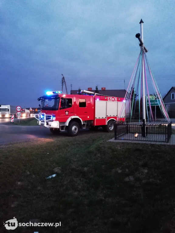 Kamion. Ciężarówka w rowie