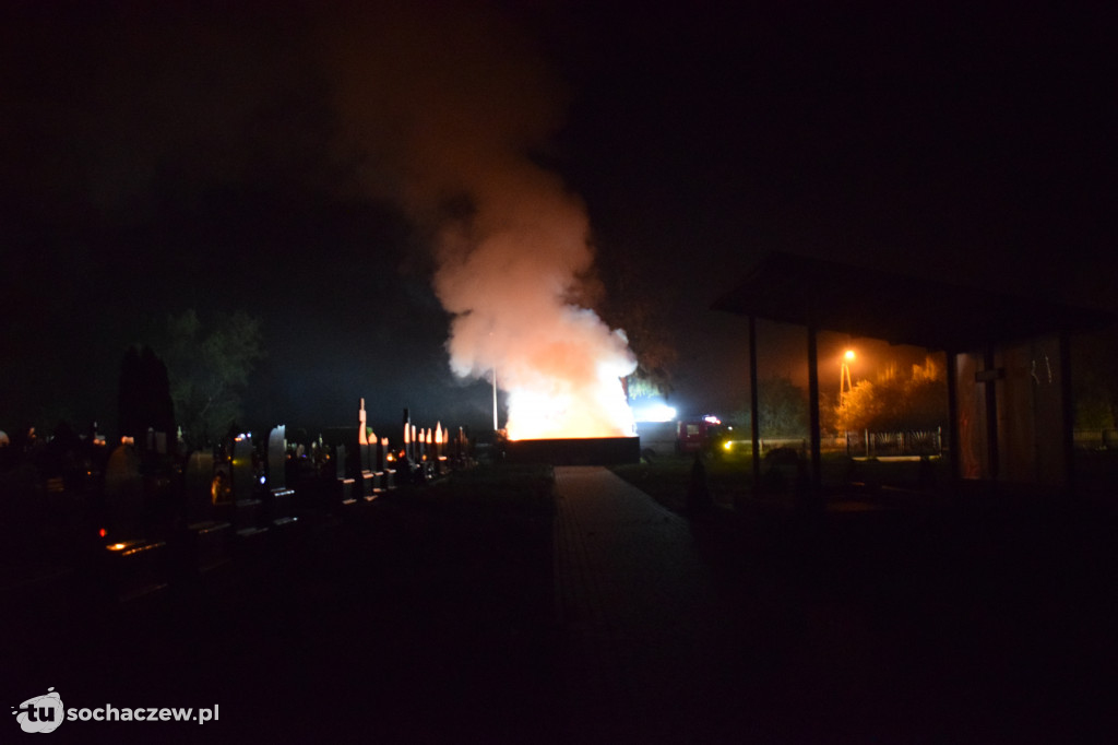 Pożar na cmentarzu w Giżycach