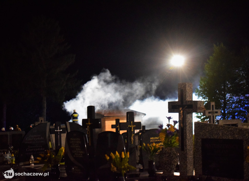 Na cmentarzu w Giżycach znów zapłonął ogień