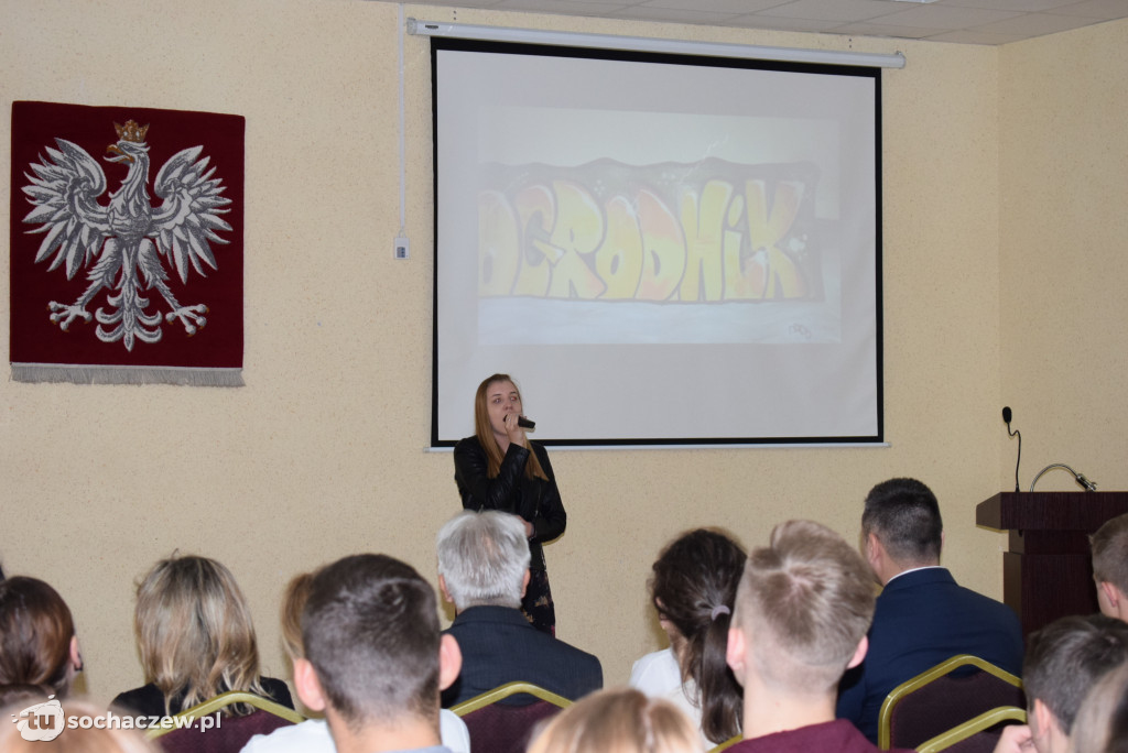 Mural w Ogrodniku odsłonięty
