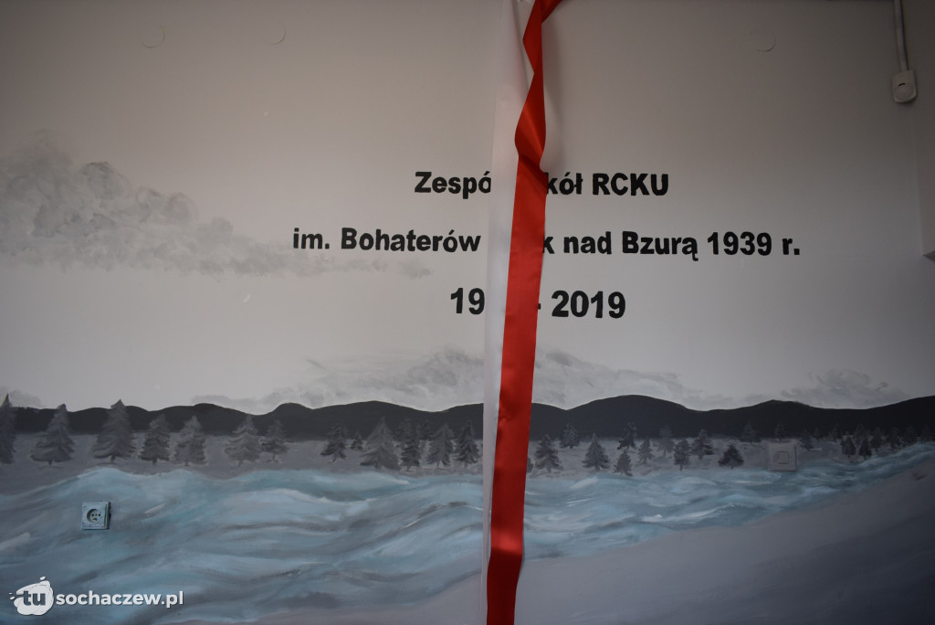 Mural w Ogrodniku odsłonięty