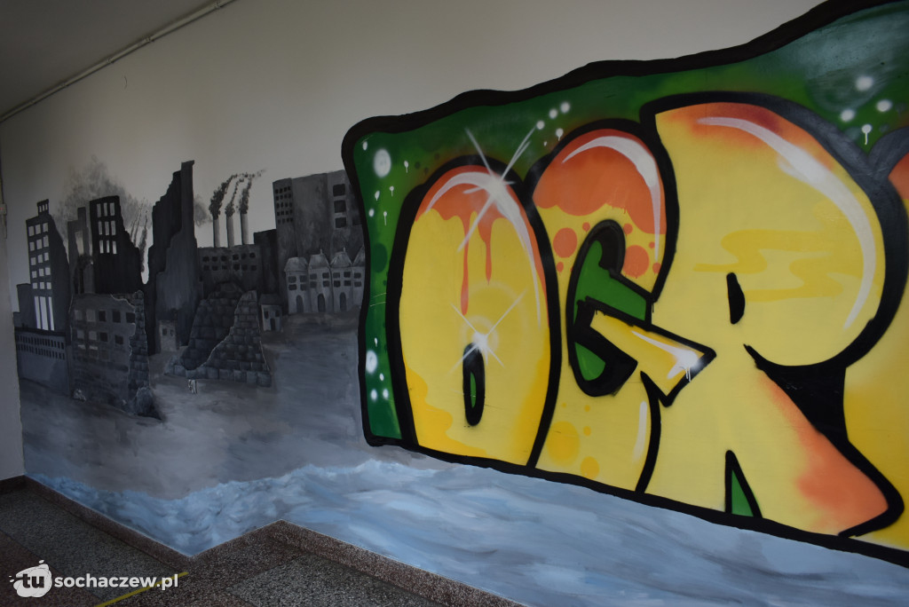Mural w Ogrodniku odsłonięty