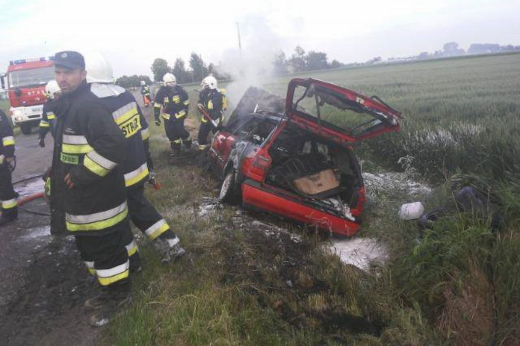 Pożar samochodu w Szymanowie