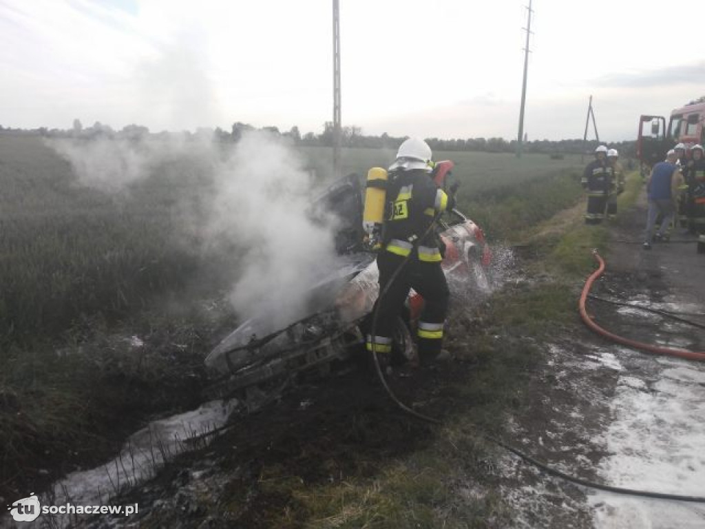 Pożar samochodu w Szymanowie