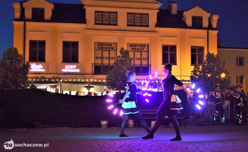 Festiwalowy teatr ognia - Wieczór światłem i ogniem malowany