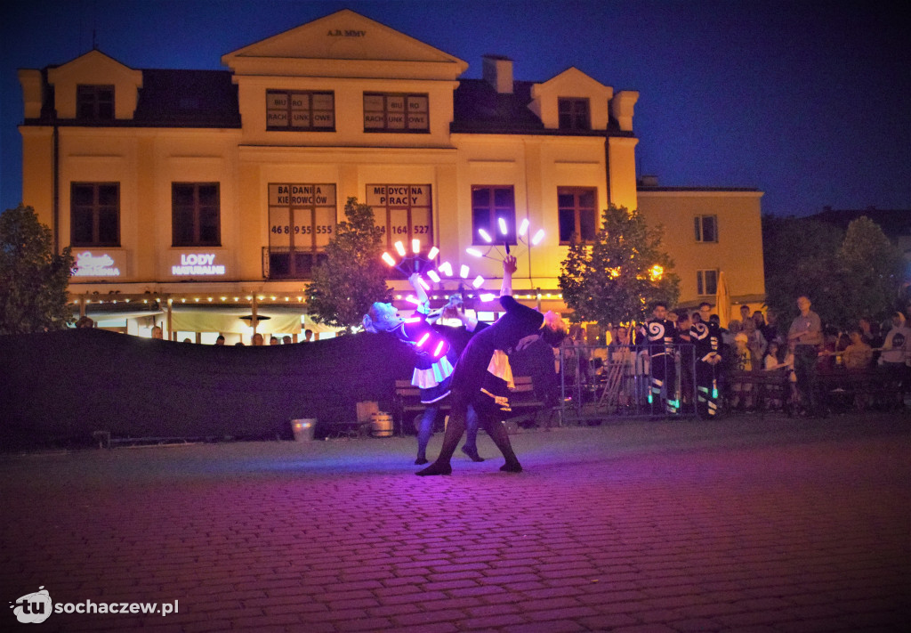 Festiwalowy teatr ognia - Wieczór światłem i ogniem malowany