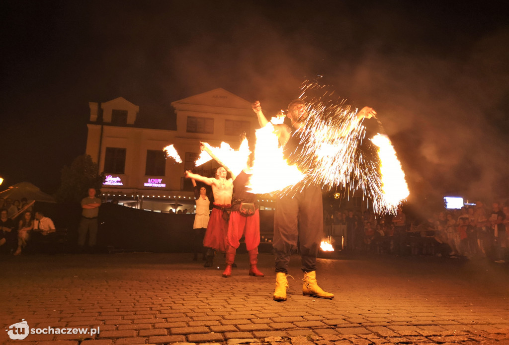 Festiwalowy teatr ognia - Wieczór światłem i ogniem malowany