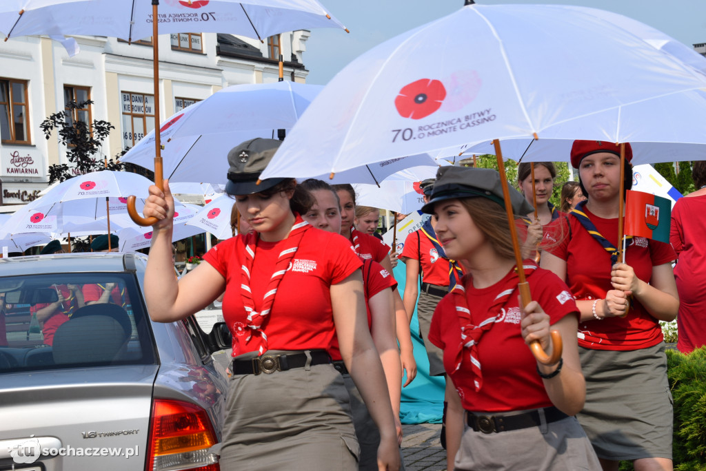 Parada mieszkańców ulicą Warszawską