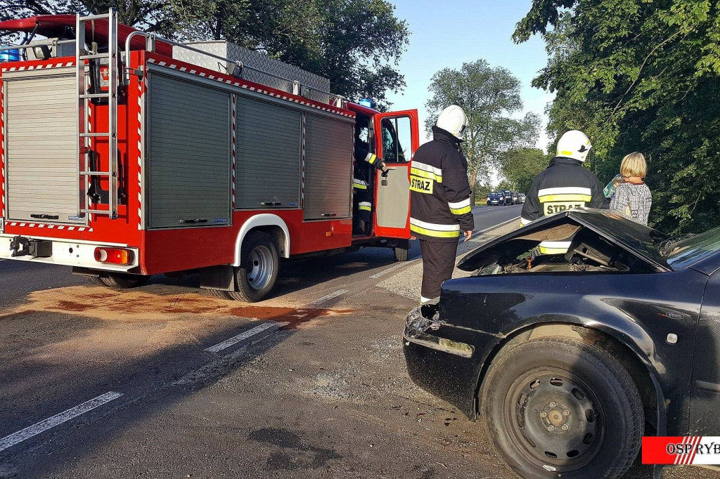 Zderzenie osobówek w Sarnowie