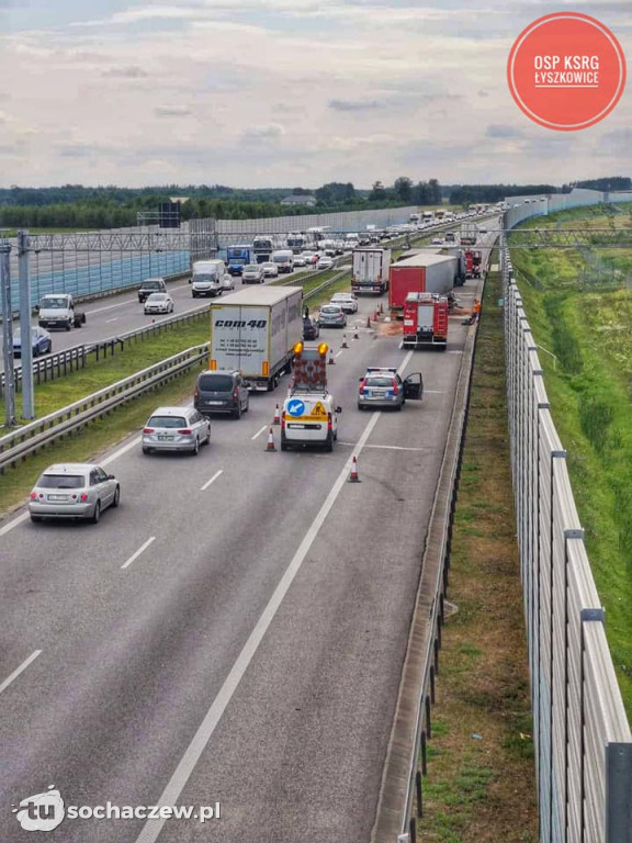 Wypadek trzech ciężarówek na A2