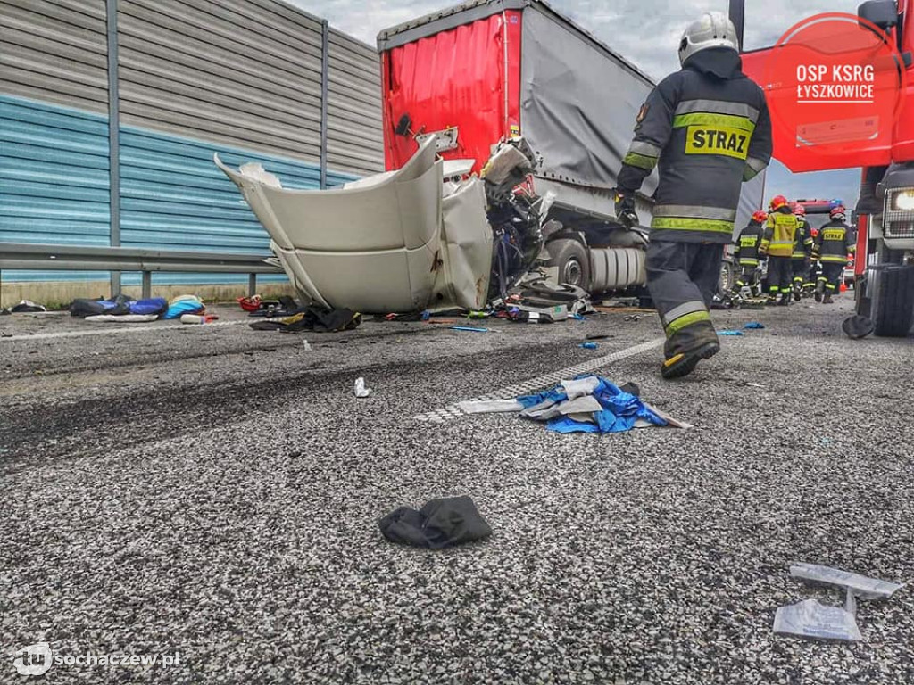 Wypadek trzech ciężarówek na A2