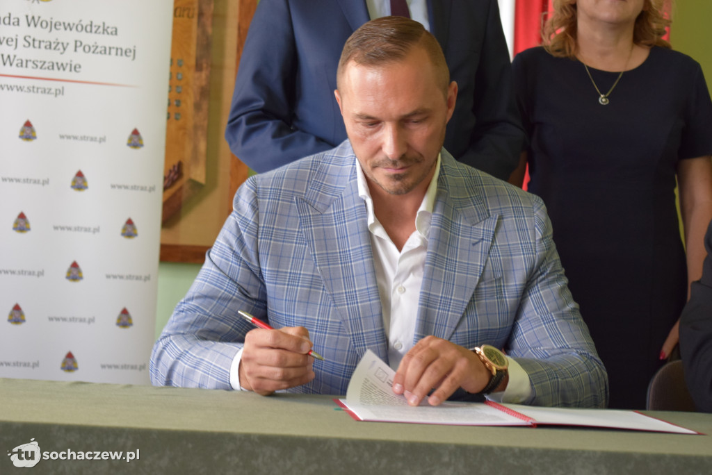 Umowa na rozbudowę straży podpisana