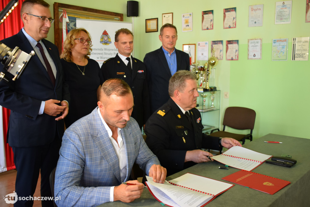 Umowa na rozbudowę straży podpisana