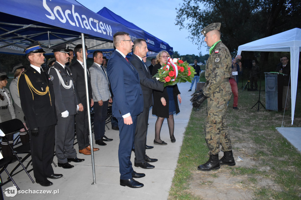 Pomnik nad Bzurą poświęcony