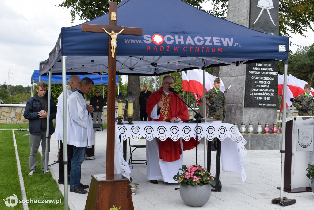 Spoczywający na cmentarzu w Trojanowie uczczeni