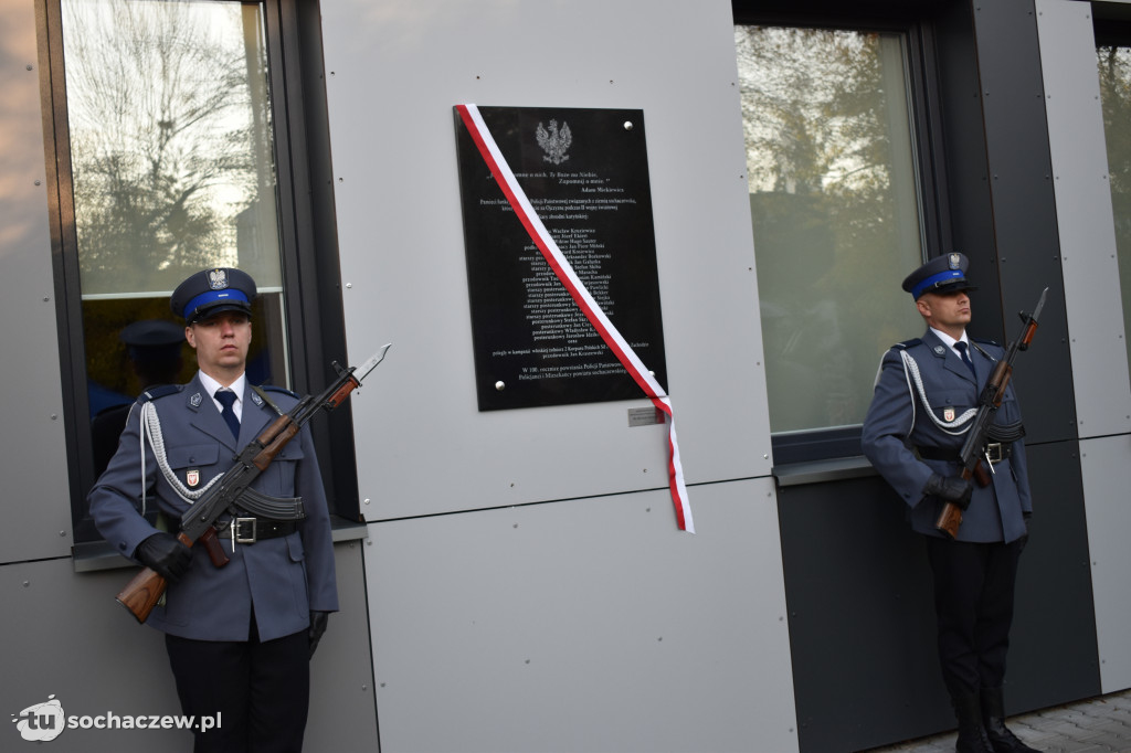 22 nazwiska na tablicy komendy policji w Sochaczewie