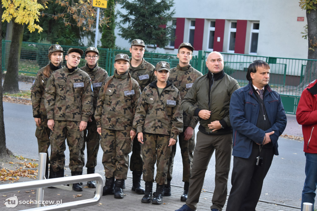 22 nazwiska na tablicy komendy policji w Sochaczewie