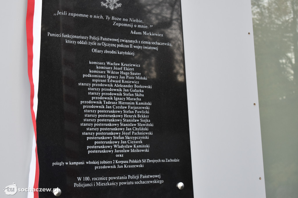 22 nazwiska na tablicy komendy policji w Sochaczewie