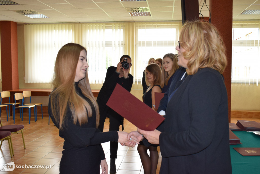 Stypendia starosty rozdane