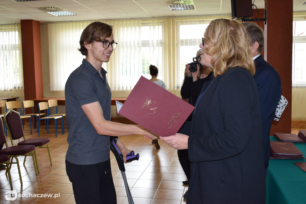 Stypendia starosty rozdane