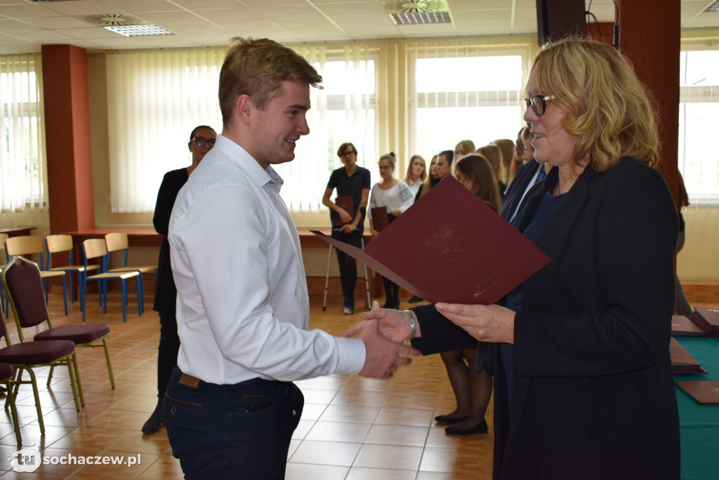 Stypendia starosty rozdane